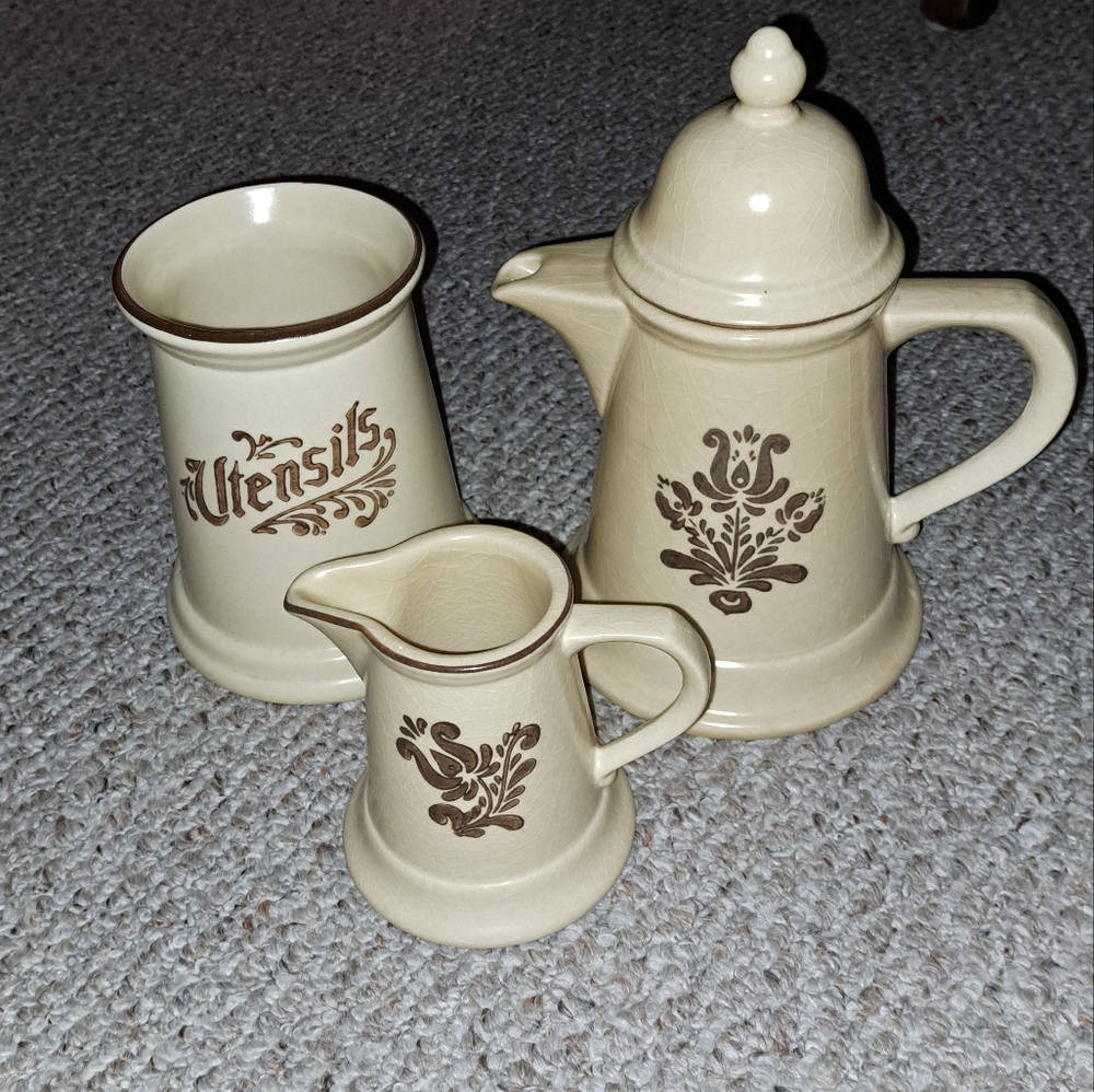 Pfaltzgraff Utensil Holder, Teapot and Creamer.